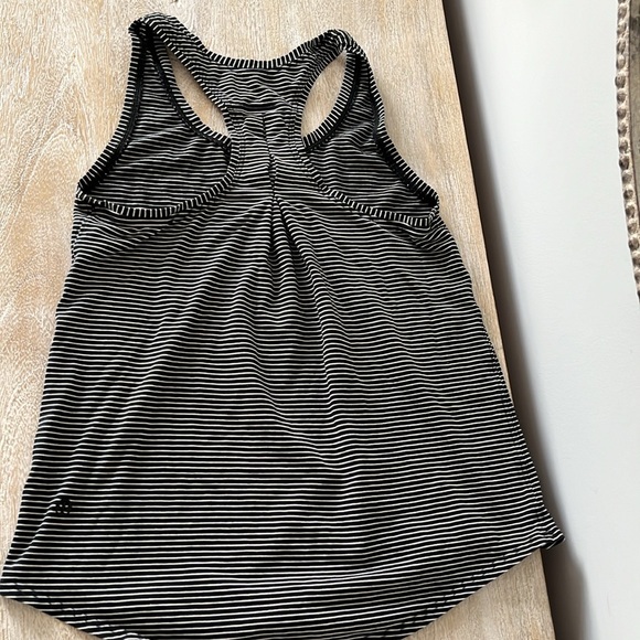Lululemon Athletica Love Tank black/white stripe, size 4 - Picture 5 of 6